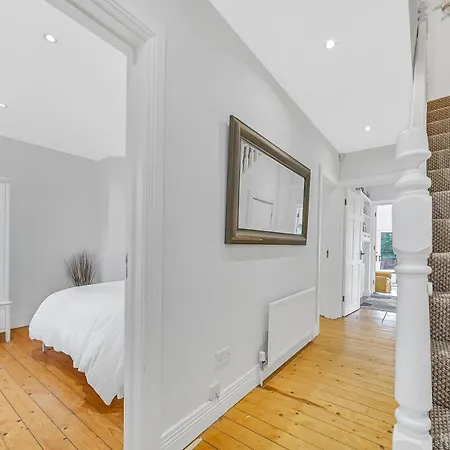 別荘 Spacious Coastal With Games - Sleeps 10