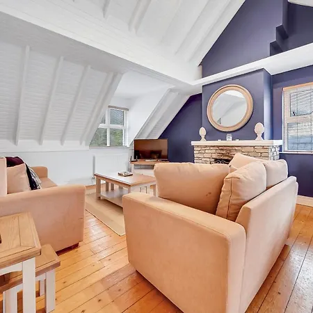 Nyaraló Spacious Coastal With Games - Sleeps 10 Rathmullan