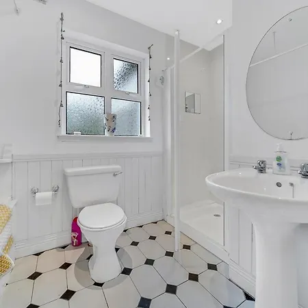 Spacious Coastal With Games - Sleeps 10 Сasa de vacaciones