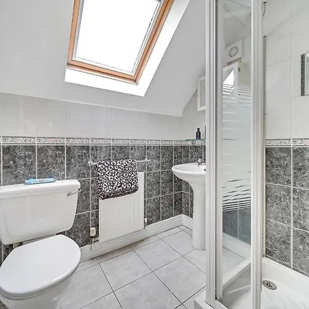 Nyaraló Spacious Coastal With Games - Sleeps 10 Rathmullan