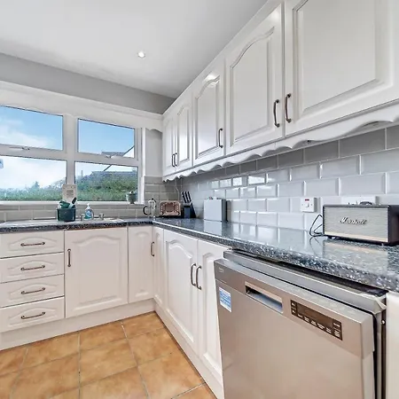 Luxury With Games - Sleeps 10 Holiday home
