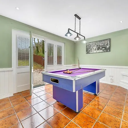 Luxury With Games - Sleeps 10 *