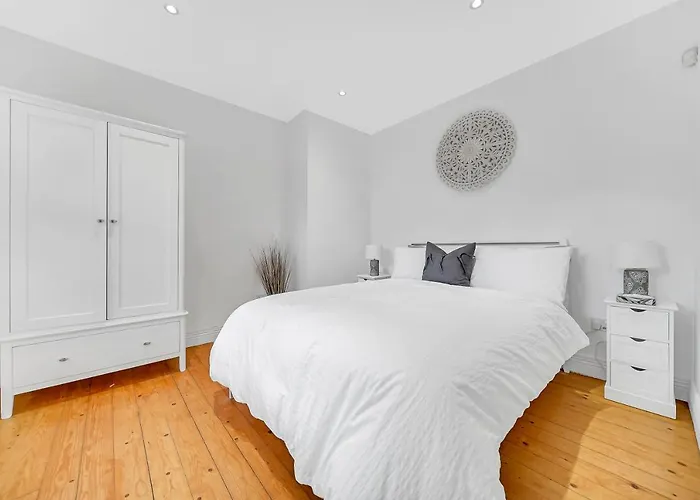 Semesterbostad Spacious Coastal With Games - Sleeps 10 *