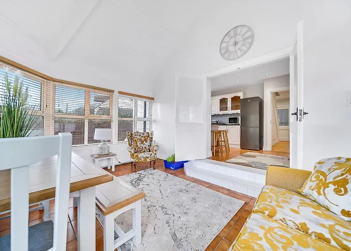 Σπίτι διακοπών Spacious Coastal With Games - Sleeps 10 *