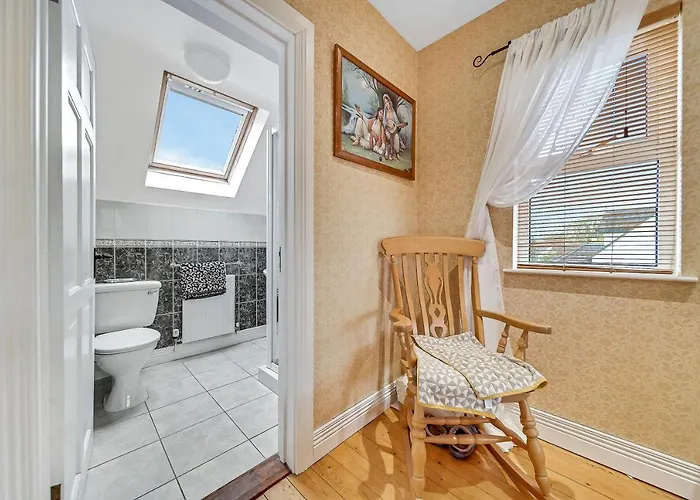 Spacious Coastal With Games - Sleeps 10 拉斯姆兰